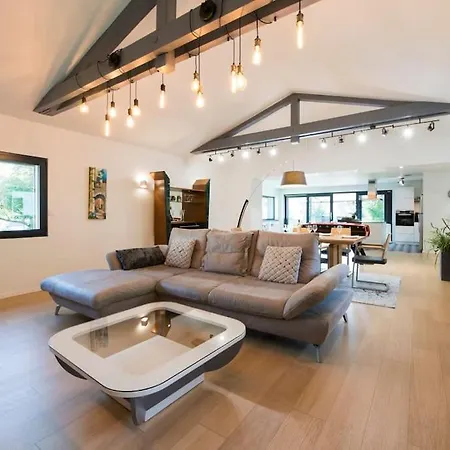 Maison Contemporaine *