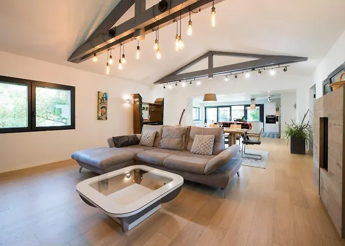 Maison Contemporaine *
